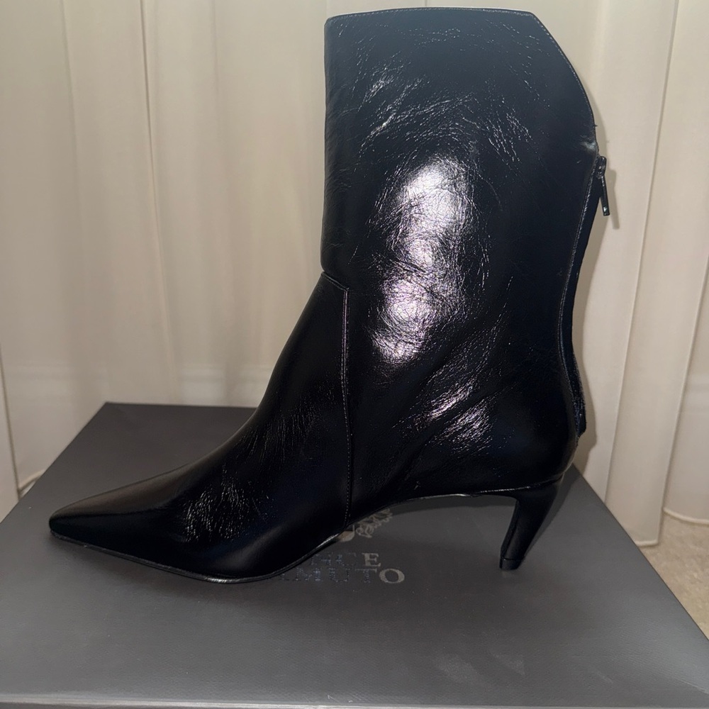 NEVER WORN Vince Camuto Black Heeled Boots with Pointed Toe - Picture 3 of 11